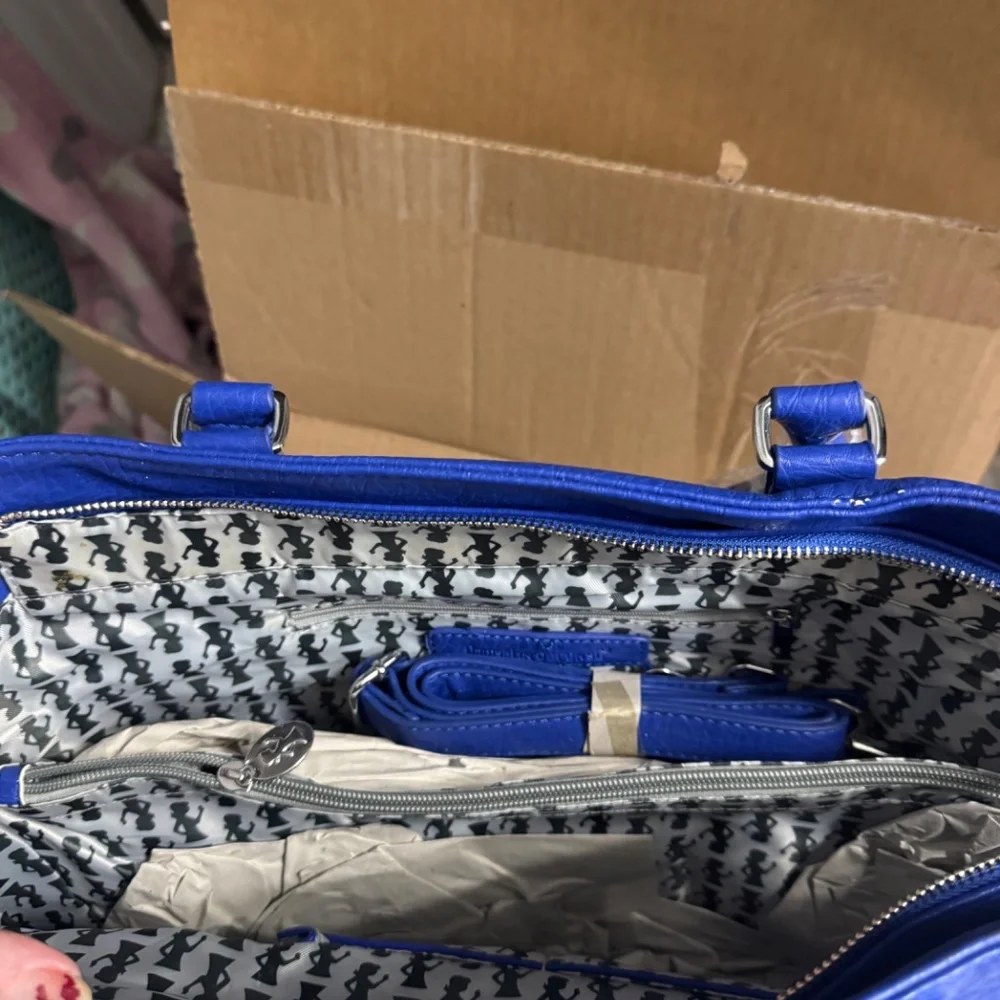 Daphne- CONCEAL AND CARRY BAG - Picture 3 of 6
